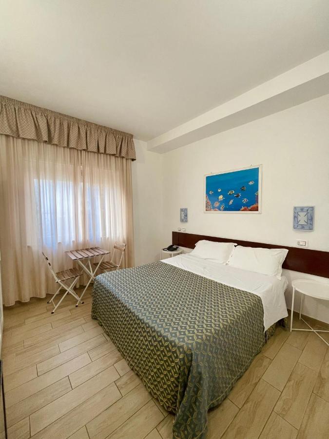 Hotel La Bussola Anzio Ngoại thất bức ảnh