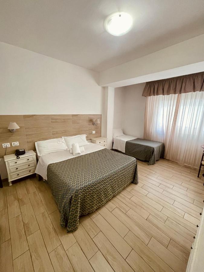 Hotel La Bussola Anzio Ngoại thất bức ảnh