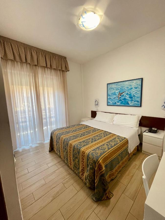 Hotel La Bussola Anzio Ngoại thất bức ảnh