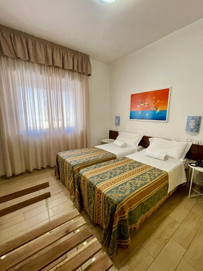 Hotel La Bussola Anzio Ngoại thất bức ảnh